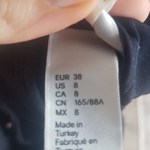 Matching set - crop top and mini skirt - Picture 4 of 4